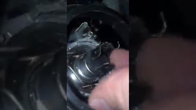 Wymiana, wyjmowanie żarówki Nissan Note (E11) , Żarówka H4 смотреть онлайн