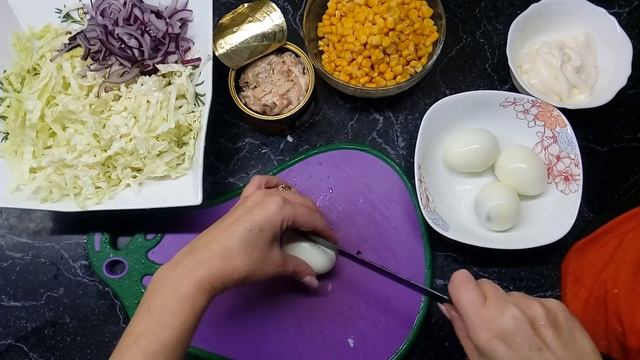 Самый вкусный салат быстрого приготовления из рыбных консервов!!!! смотреть онлайн