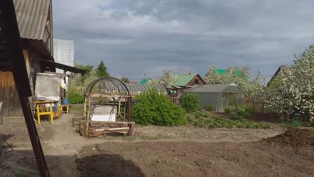 Дедушка пишет статьи под скрип деревянного пола смотреть онлайн