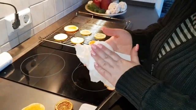 Сушённые фрукты к Рождеству!!! Как высушить фрукты в духовке!!! смотреть онлайн