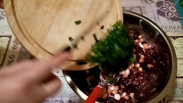САЛАТ С НУТОМ, СВЕКЛОЙ И ФЕТОЙ!!! ВКУСНЫЙ И ПОЛЕЗНЫЙ!!! смотреть онлайн