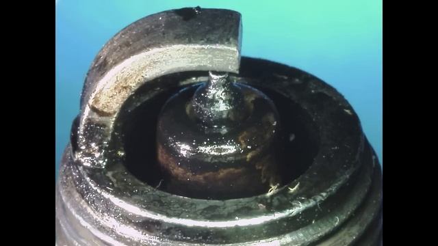 Reading a Spark Plug-NGK Spark Plugs-Tech Video смотреть онлайн
