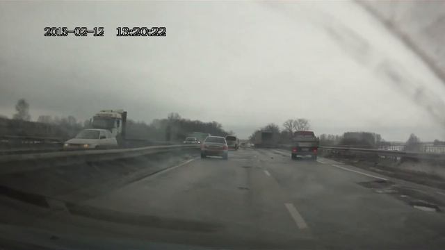 Мост через Клязьму, 62 км трассы М7, 12.02.2013 смотреть онлайн