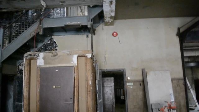 Abandoned Ambulance Dispatch Center - PA смотреть онлайн