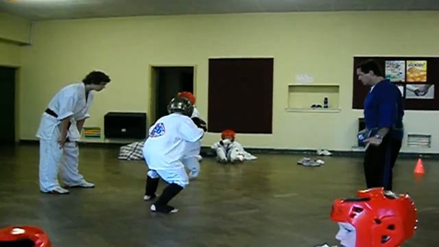 37-Freestyle Kenpo Karate Sparring Seaforth Infants School Seaforth 20/02/07'.. смотреть онлайн