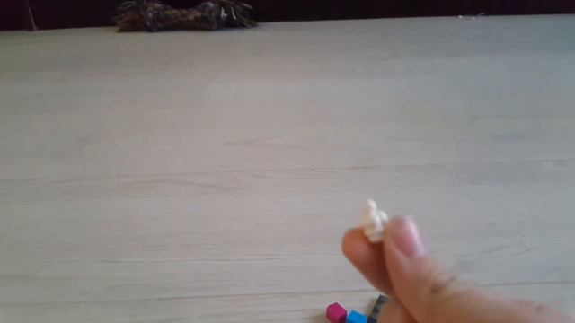 Как сделать гнездо из Лего где там есть четыре яйца