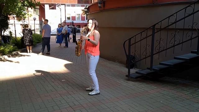 Выпускной Дворик смотреть онлайн