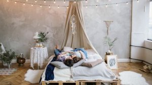 Куда правильно спать головой: на север, восток, запад или юг