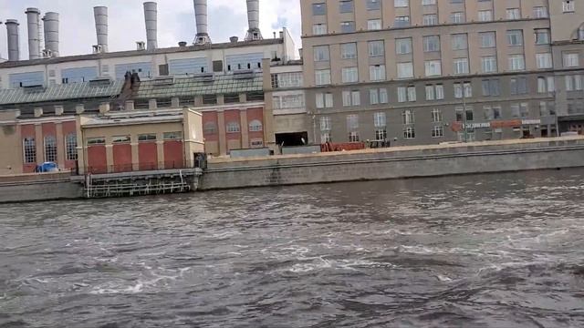 Прогулочные теплоходы по Москва реке смотреть онлайн