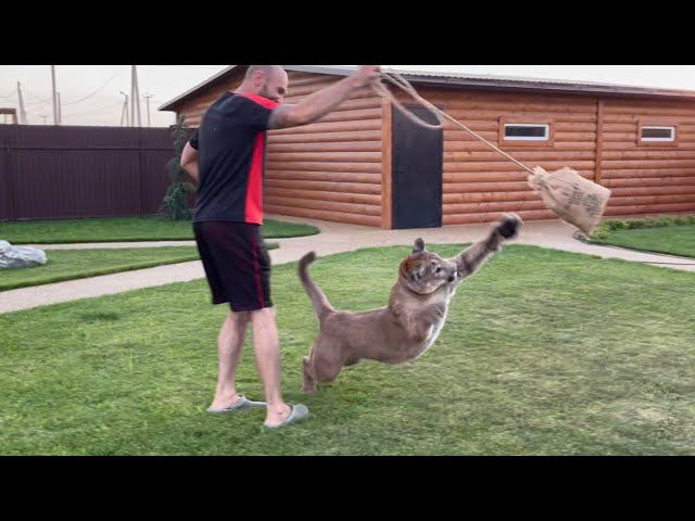 Кто в мешке? Месси в восторге!