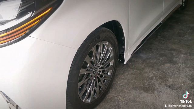 TOYOTA ALPHARD AGH30 AND TOYOTA VELLFIRE ANH20 CONVERT TO LEXUS LM BODY PARTS (J-EMOTION DESIGN) смотреть онлайн