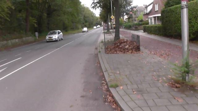 Чуть не обрызгала машина! Неймеген, Nijmegen. Нидерланды (Netherlands). смотреть онлайн