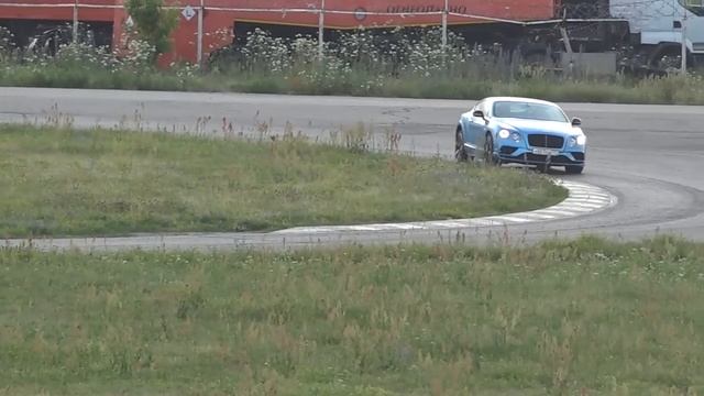 Бентли Континенталь GT V8 S: сладкий перец смотреть онлайн
