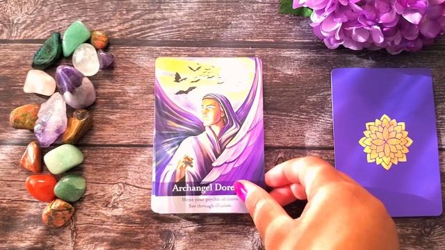 Flip Through of Archangel Oracle Created by Diana Cooper смотреть онлайн