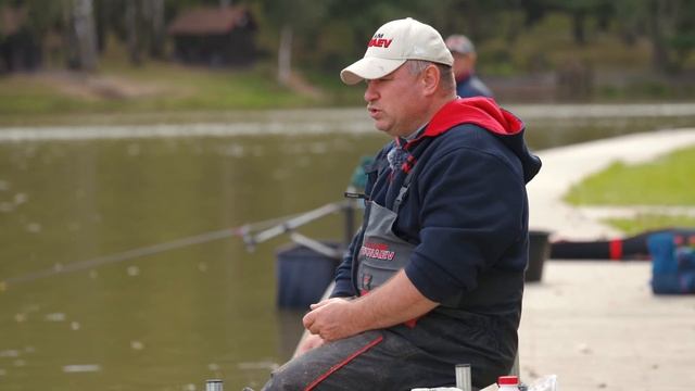 Ловля КАРПА на ФИДЕР: секреты успеха НА ПЛАТНИКЕ! Уловистая рыбалка на платном водоёме! смотреть онлайн