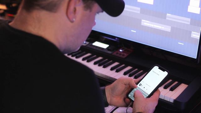 Christian Matthew Cullen and the Casiotone CT-S1000V смотреть онлайн