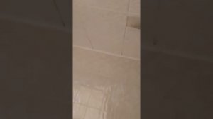 Как легко и быстро снять плитку с  потолка.