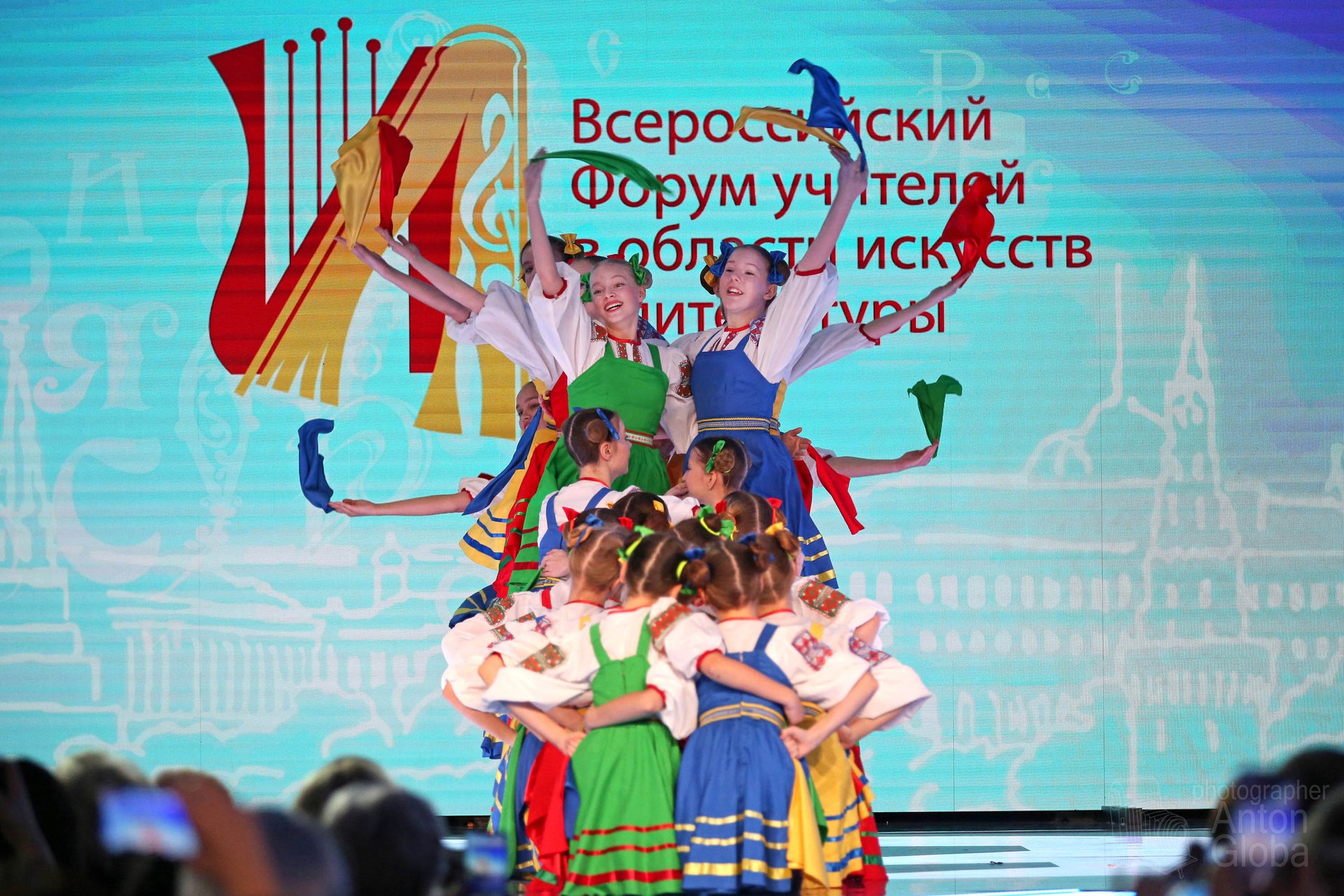 "Девичий перепляс", Ансамбль Локтева. "Girls' Dance", Loktev Ensemble. смотреть онлайн