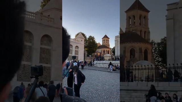 프랑스 파리 몽마르트 언덕 현장 분위기 смотреть онлайн