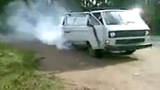 VW Transporter 1.6td Burnout after 11 years without running! смотреть онлайн