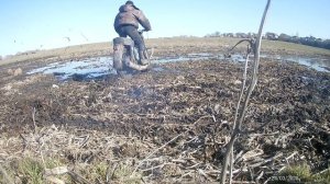 мотоцикл иж планета 5 проехал через болото,по грязи,по илу