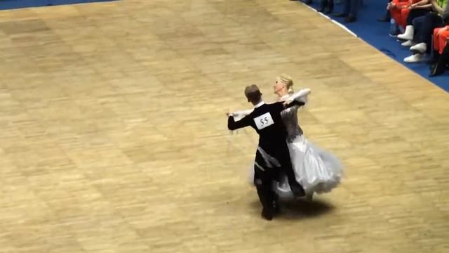 Квикстеп/Бальные танцы/ Дмитрий Жарков и Ольга Куликова смотреть онлайн