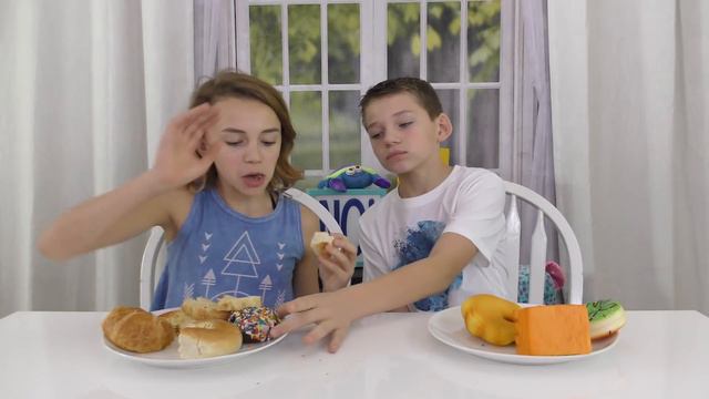 SQUISHIES VS REAL FOOD SWITCH UP CHALLENGE | We Are The Davises смотреть онлайн