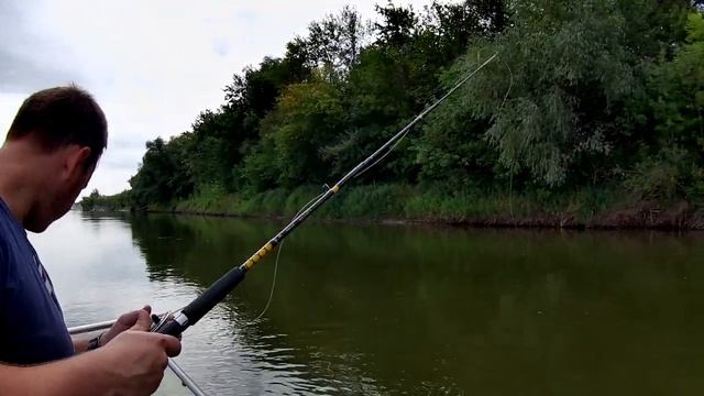 ловля раков и отвесное блеснение на Дону. Аллюр 40-2к+Honda BF50 первый спуск на воду. рыбалка 2021