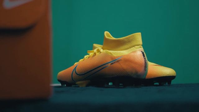 Nike Dream Speed Mercurial Superfly VII Pro B-ROLL смотреть онлайн