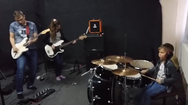 Талантливые ученики в Рок-школе г. Березники смотреть онлайн