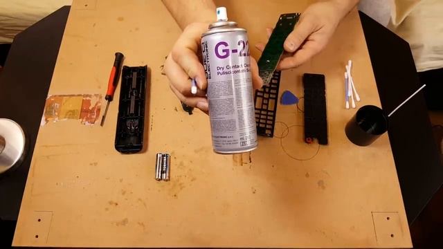 REPAIRING A SAMSUNG TV REMOTE CONTROL(complementary)Cómo reparar el control remoto de Samsung смотреть онлайн