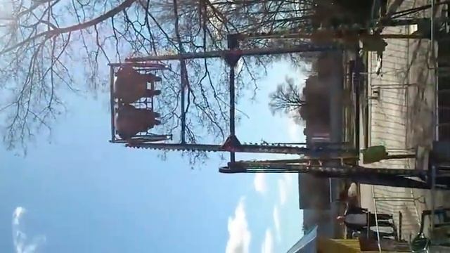 кингисепп,карусель два обсаженных катаются прикол в конце смотреть онлайн