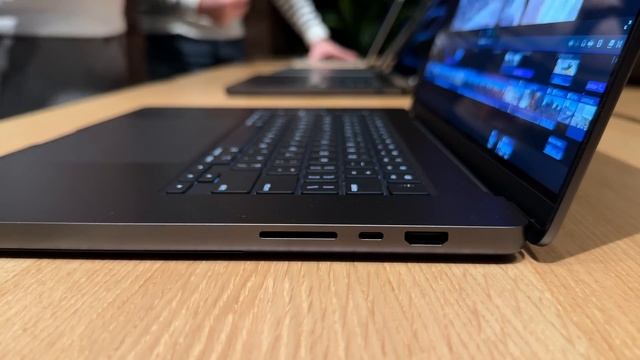 M3 MacBook Pro - SPACE BLACK Hands ON! - Worth the Upgrade? смотреть онлайн