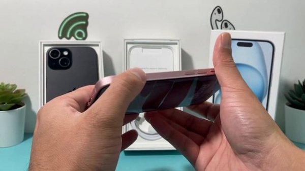 iPhone 15 / 15 Blue vs Black vs Pink Color Comparison