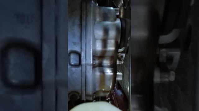 КТО ЗНАЕТ ЧТО ЭТО ЗА ТРЕСК ПРИ НАЖАТИЕ ПЕДАЛИ ГАЗА