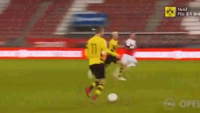 Kevin Kampl collects his first Dortmund goal with lovely nutmeg during friendly смотреть онлайн