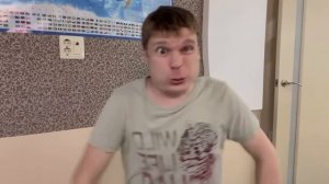 Малой подрался с БОМЖОМ!!!