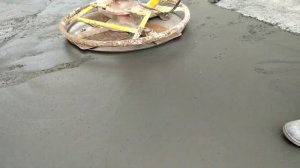Грубая затирка вертолетом полимерцементных тонкослойных полов