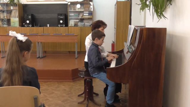 Пляскин Михаил 1 класс - "Лягушки и земляника" смотреть онлайн