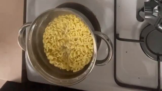 Рамён  етпен казакша. Рамэн.