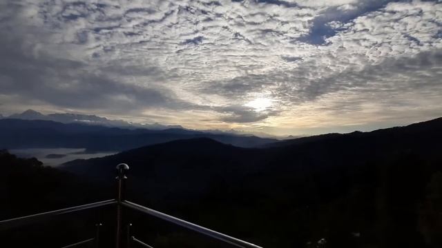हिमालय में योग, ध्यान, खाना और रहना सब Free | #himalaya #freestay #freefood смотреть онлайн