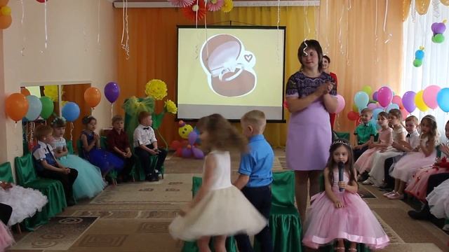 Випускне свято - Наш веселий рідний дім смотреть онлайн
