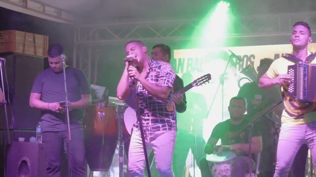 Solo por una mentira (En vivo) - Ivan Ballesteros y David Chaar смотреть онлайн