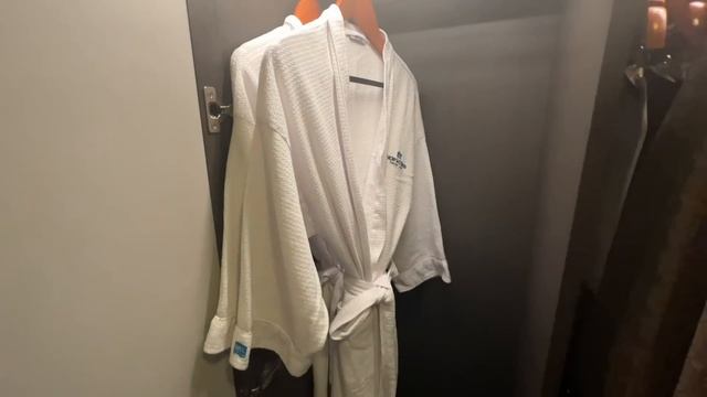Norwegian Pearl Balcony Room Tour, Tips & Hacks смотреть онлайн