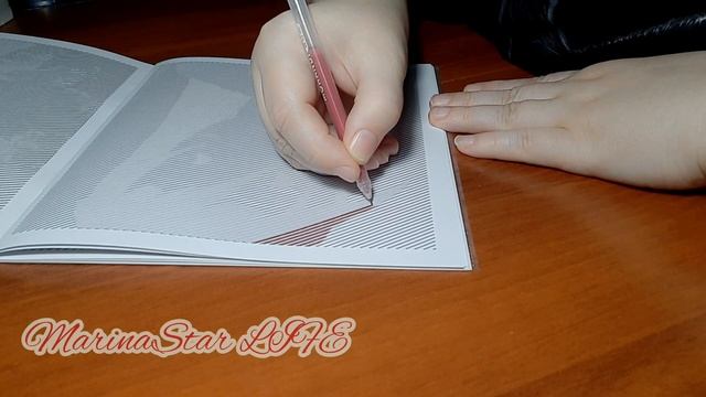 Как раскрашивать раскраски ПОЛОСКИ/ЛИНИИ | Как раскрашивать РАСКРАСКИ АНТИСТРЕСС | Как раскрашиваю смотреть онлайн