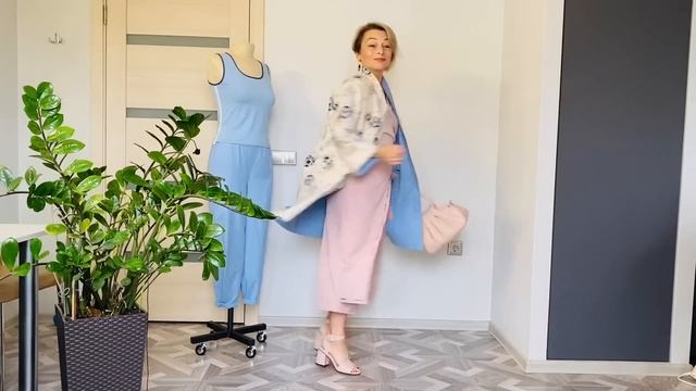 Обзор двухстороннего летнего пальто и не обычных брюк изо льна. Презентация нового видеокурса. смотреть онлайн