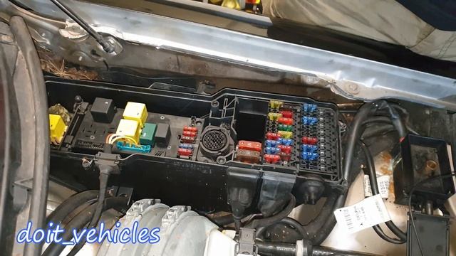 Mercedes w210 All Fuses and Relays Location E220 E320 CDI смотреть онлайн