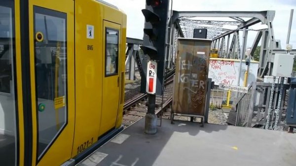 U-Bahn Berlin Bahnhof Gleisdreieck U12 HD