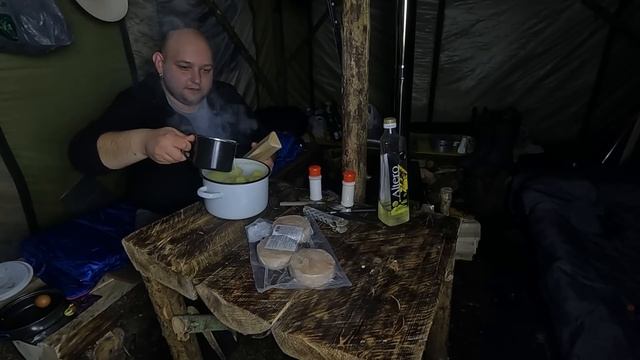 Новогодние праздники в лесу | ЛЕСНОЙ ДОМ | ИЗБА | FOREST HOUSE | DUGOUT | HUT смотреть онлайн