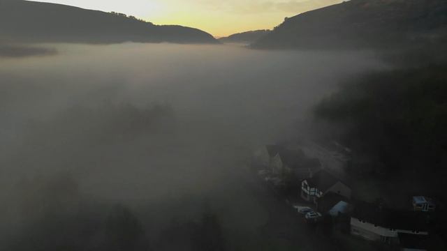 Flying over low fog with my Mavic Air смотреть онлайн